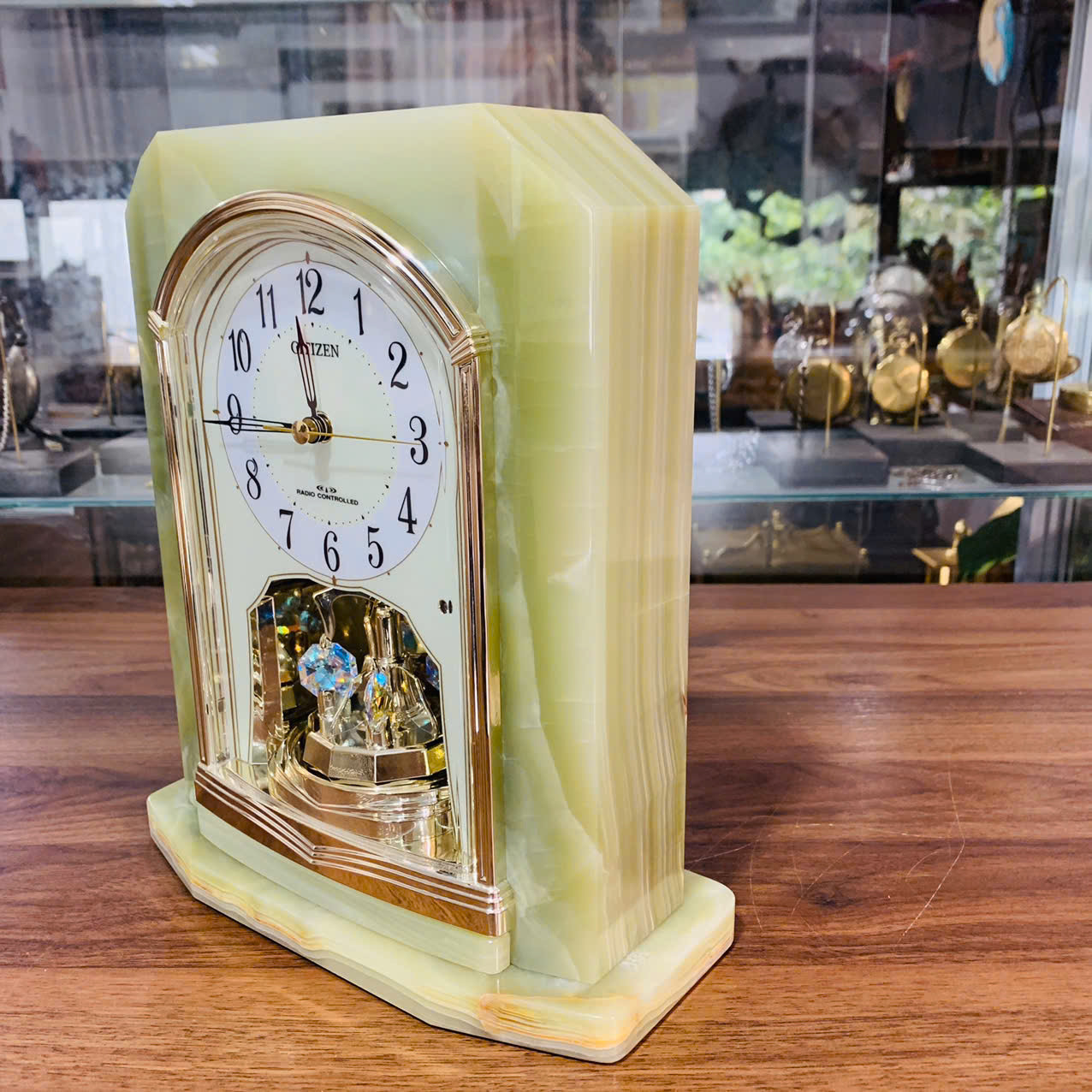 Đồng hồ để bàn Citizen đá ngọc Onyx tự nhiên