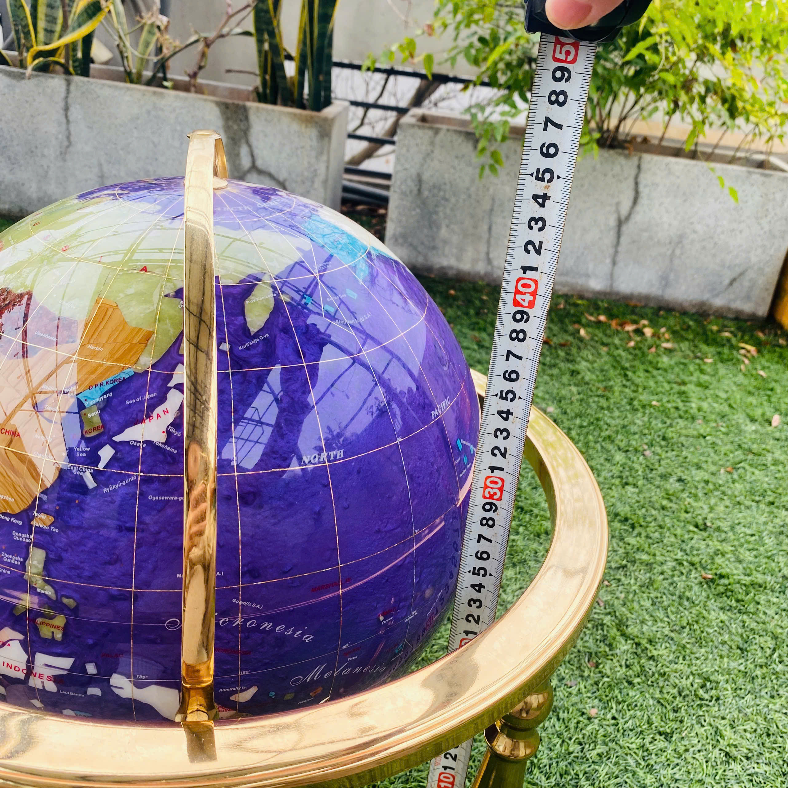 Địa cầu khảm đá màu 3D, tứ trụ size đại đẹp xuất sắc