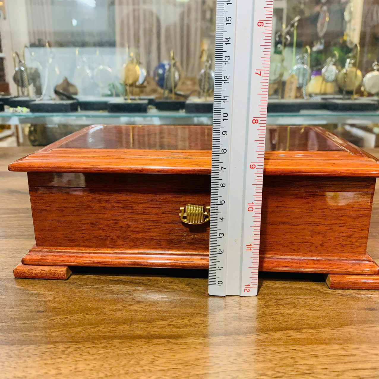 Hộp nhạc Sankyo Orpheus 50 nốt, chơi 2 bản nhạc.