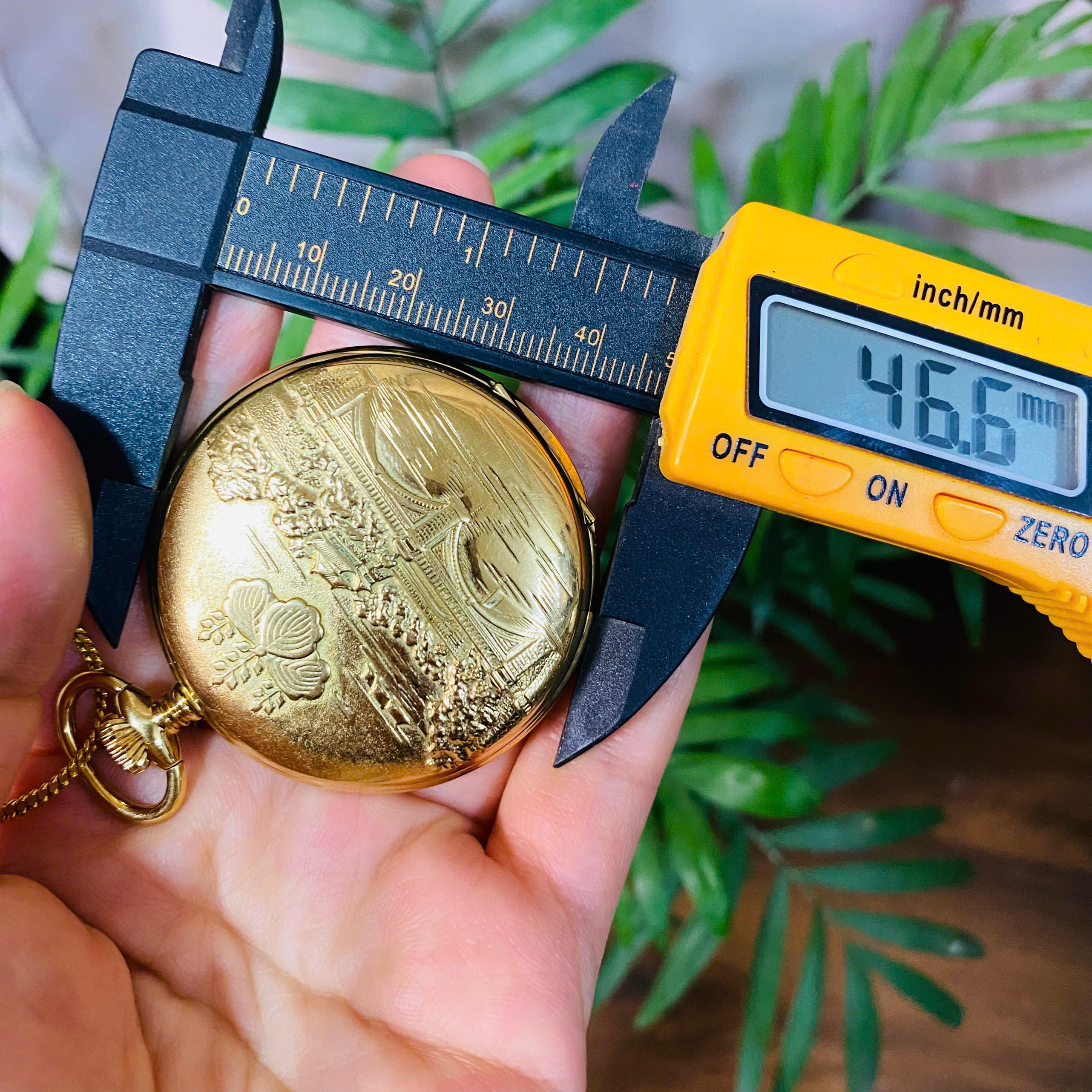 Đồng hồ quýt Watex Thụy Sĩ cót tay