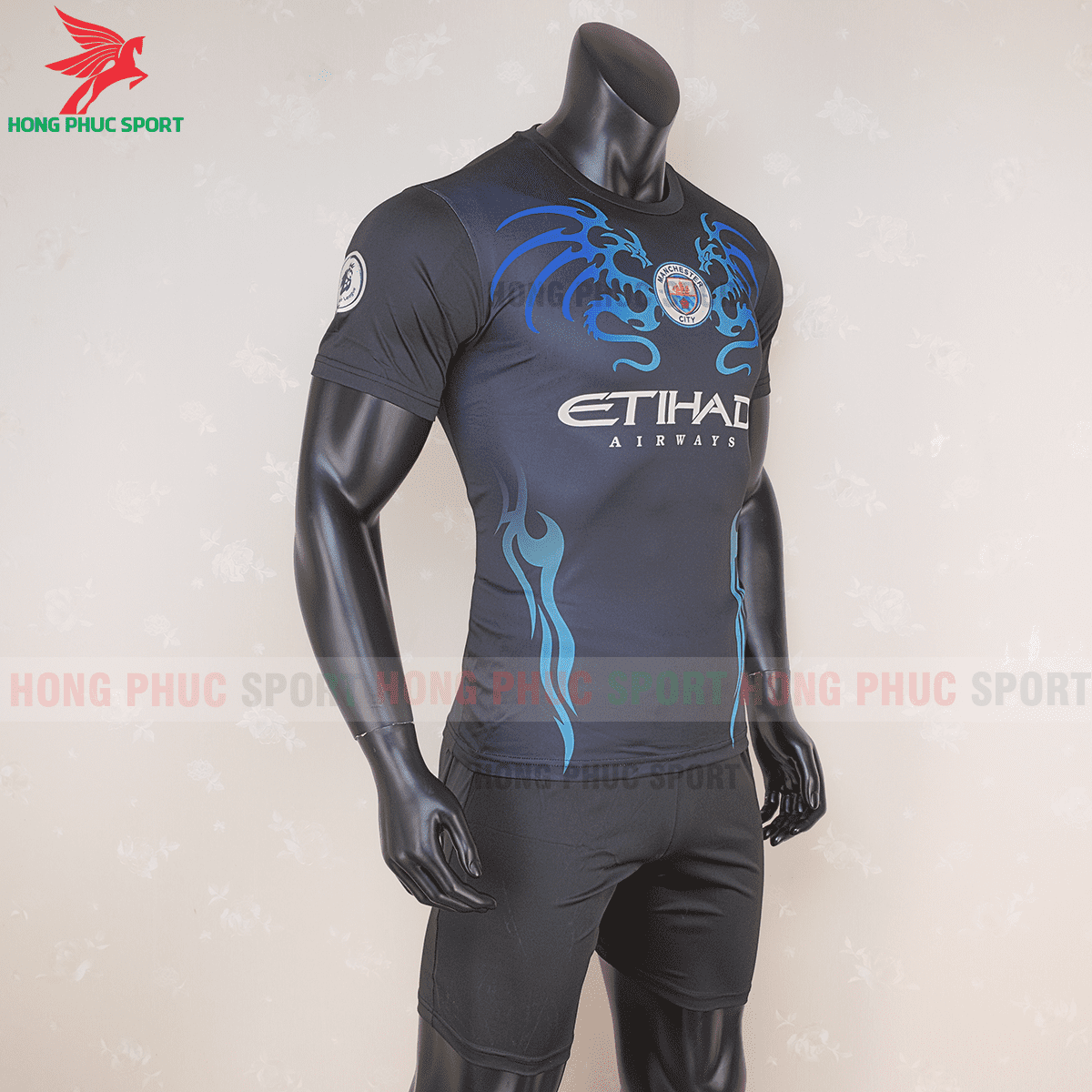 Áo đáu Manchester City 2020 2021 mẫu thứ 3(phải)