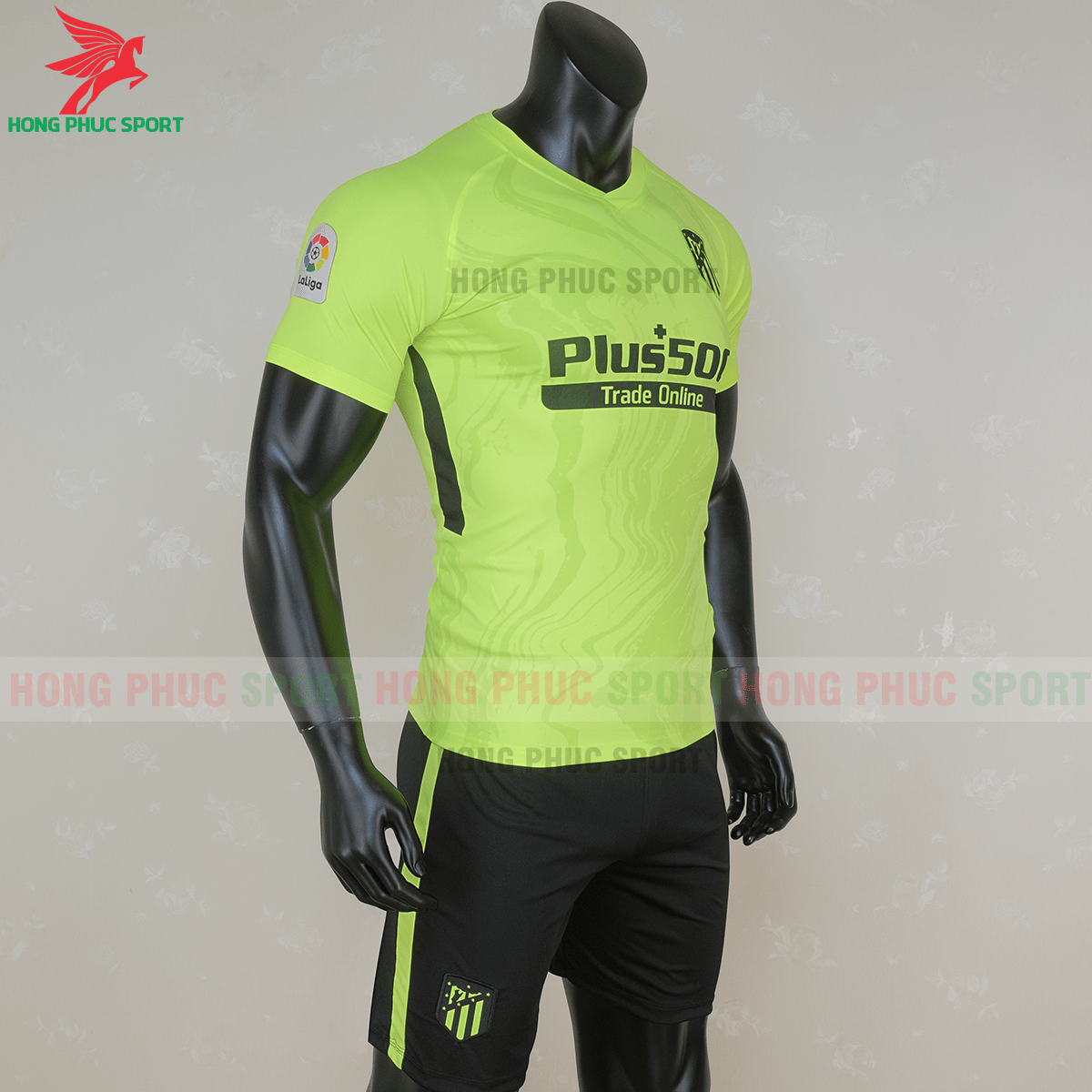 Áo đấu Atletico Madrid 2020 mẫu thứ 3 (phải)