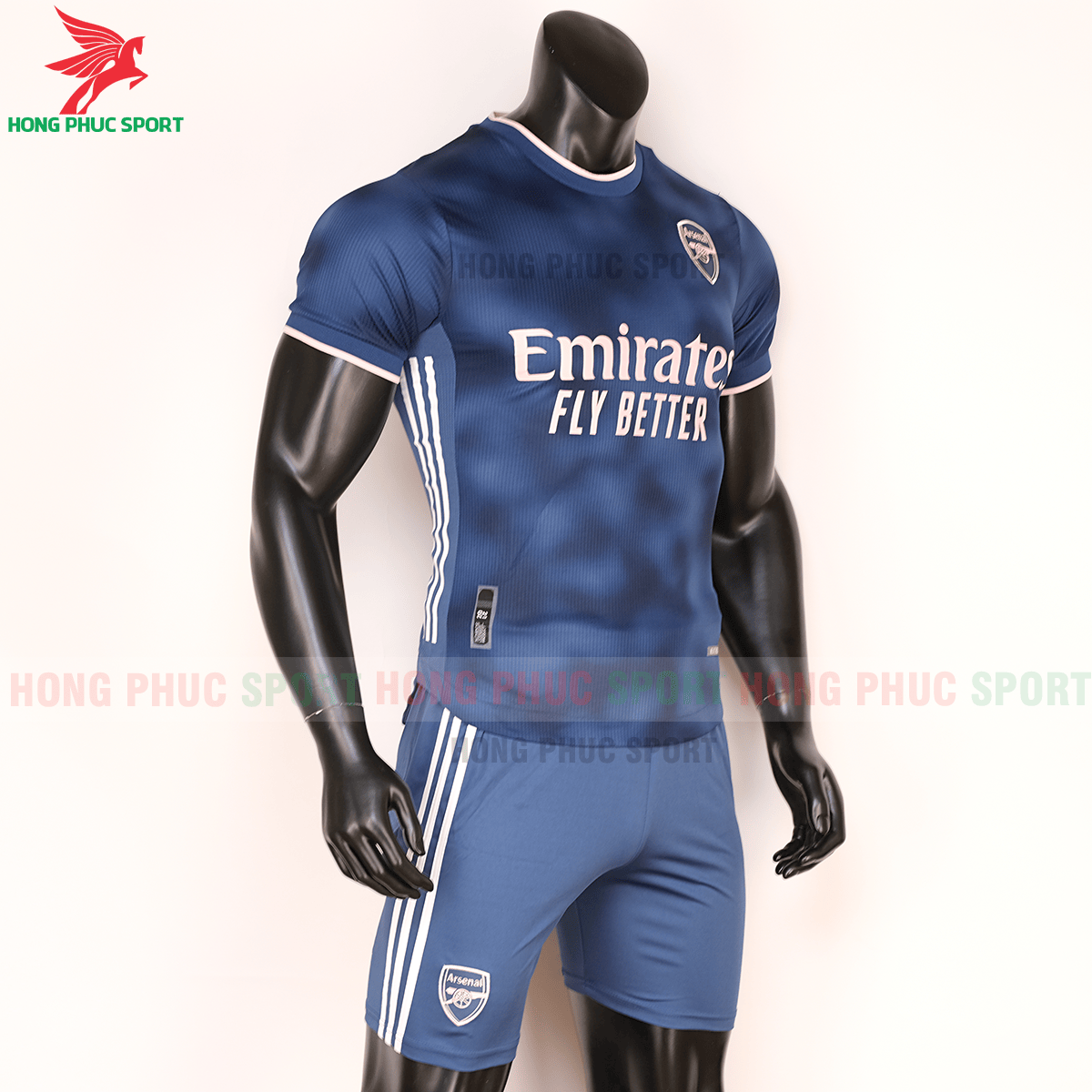 Áo đấu Arsenal sân khách 2020 (phải)