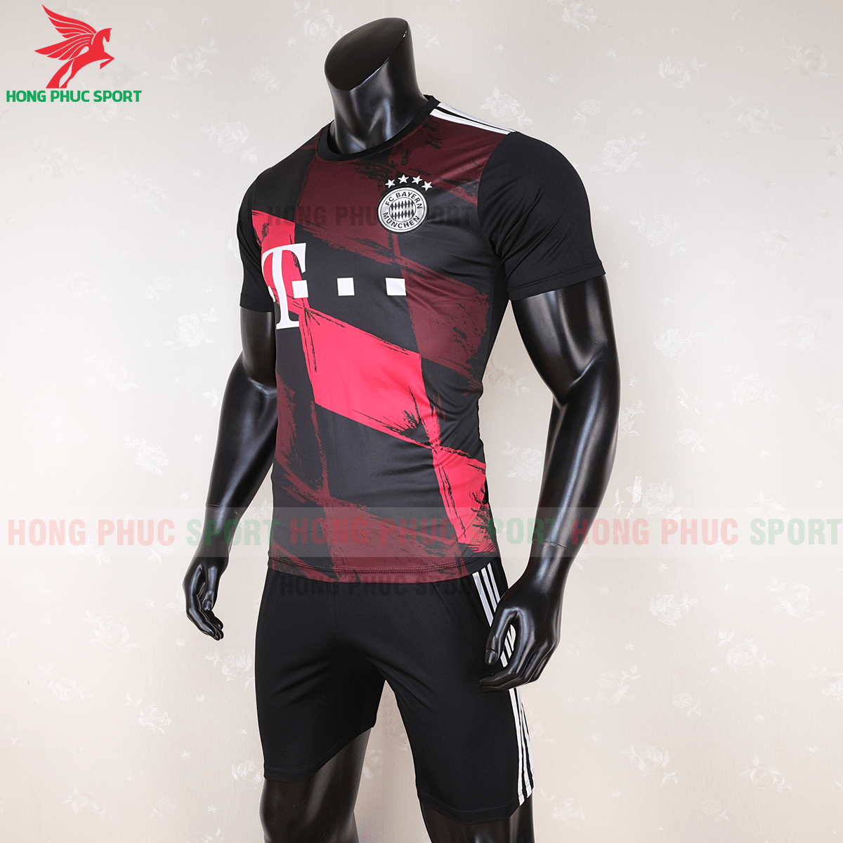 Áo đấu Bayern Munich 2020 mẫu thứ 3 (trái)