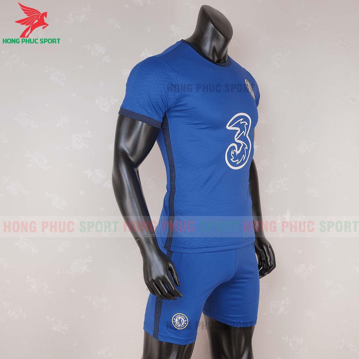 Áo đấu Chelsea 2020 sân nhà (phải)