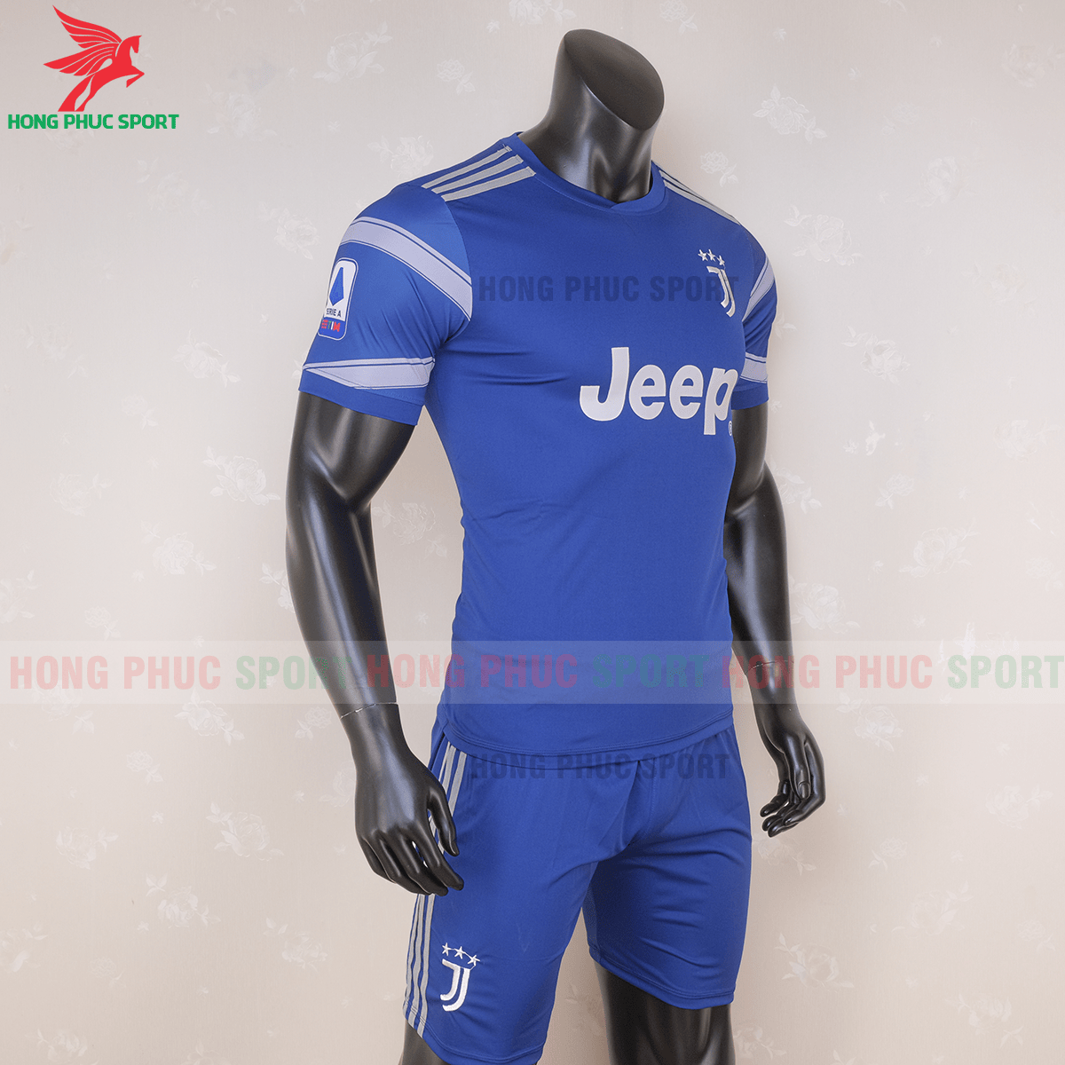 Áo đấu Juventus 2020 phiên bản Fan (phải)