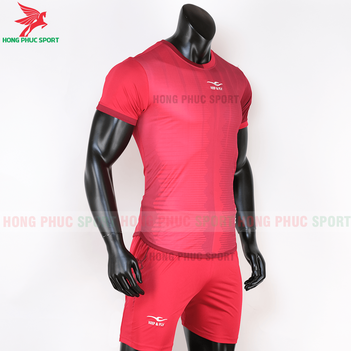 Áo Keep&Fly Razy 2020 đỏ (phải)