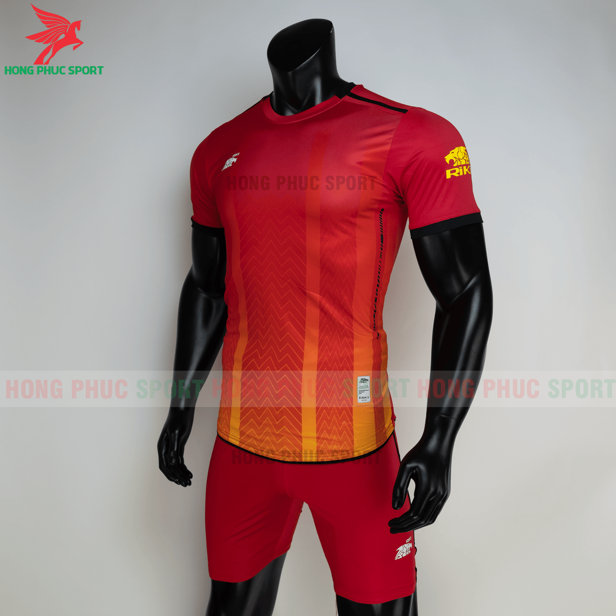 Áo đá banh không logo RIKI FURIOR 2021 màu đỏ (trái)
