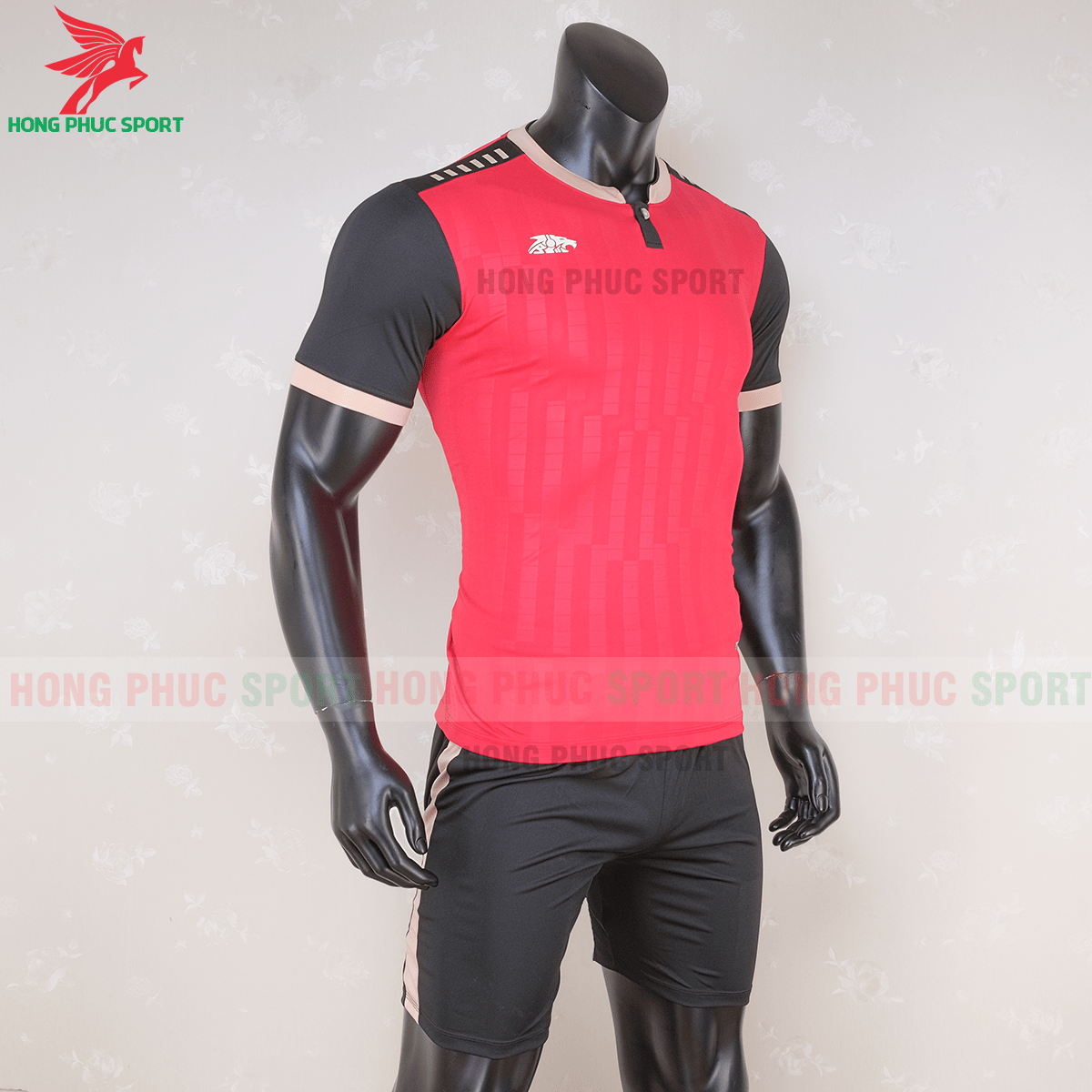 Áo không logo Riki Neck 2020 đỏ (phải)