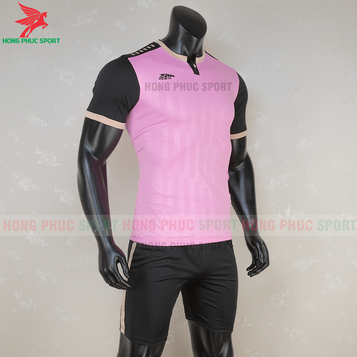 Áo không logo Riki Neck 2020 hồng (phải)