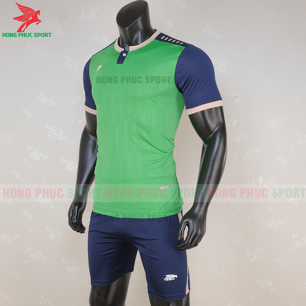 Áo không logo Riki Neck 2020 xanh lá (trái)