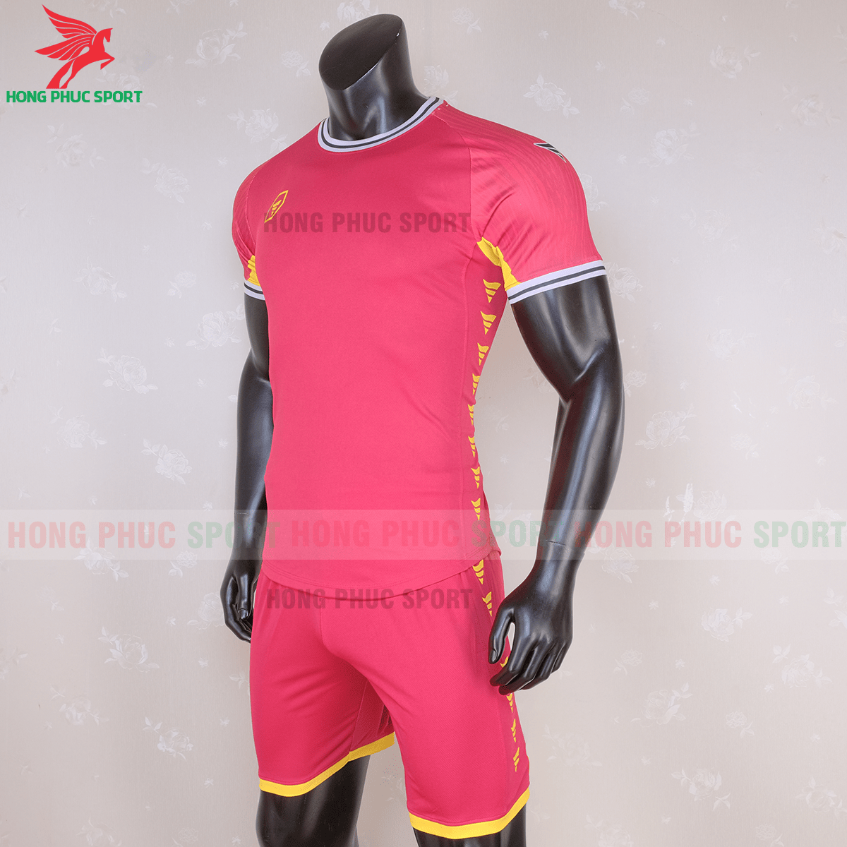 Áo không logo TA-A06 2020 màu đỏ (trái)