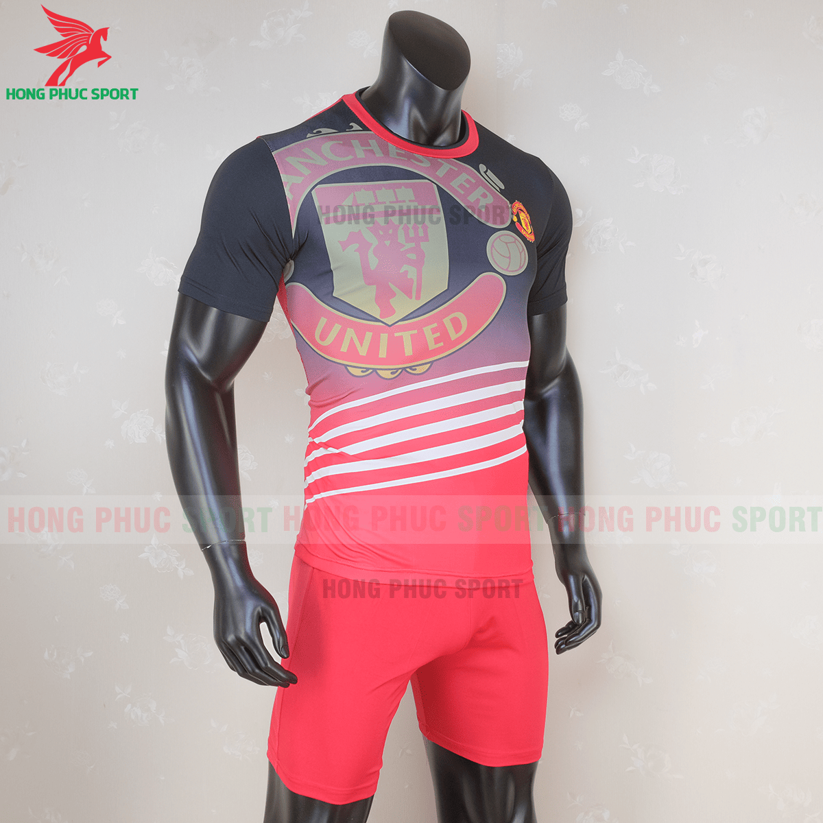 Áo đấo Manchester United phiên bản Fan 6 (phải)