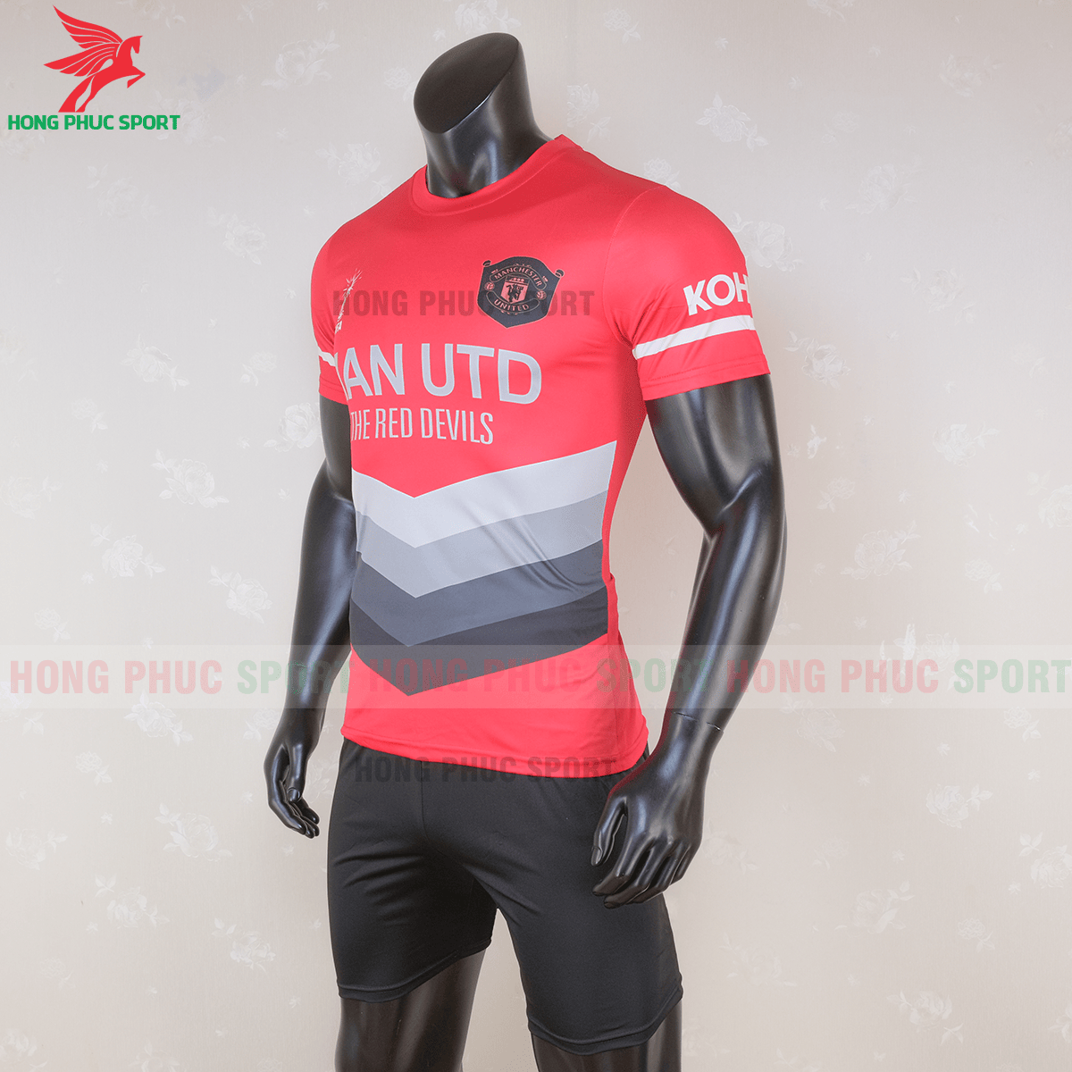 Áo đấu Manchester United phiên bản Fan 7 (trái)