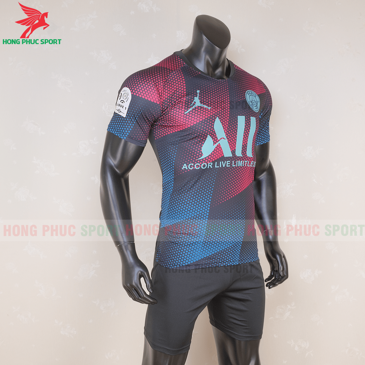 Áo đấu PSG 2020 phiên bản Fan 2 (phải)