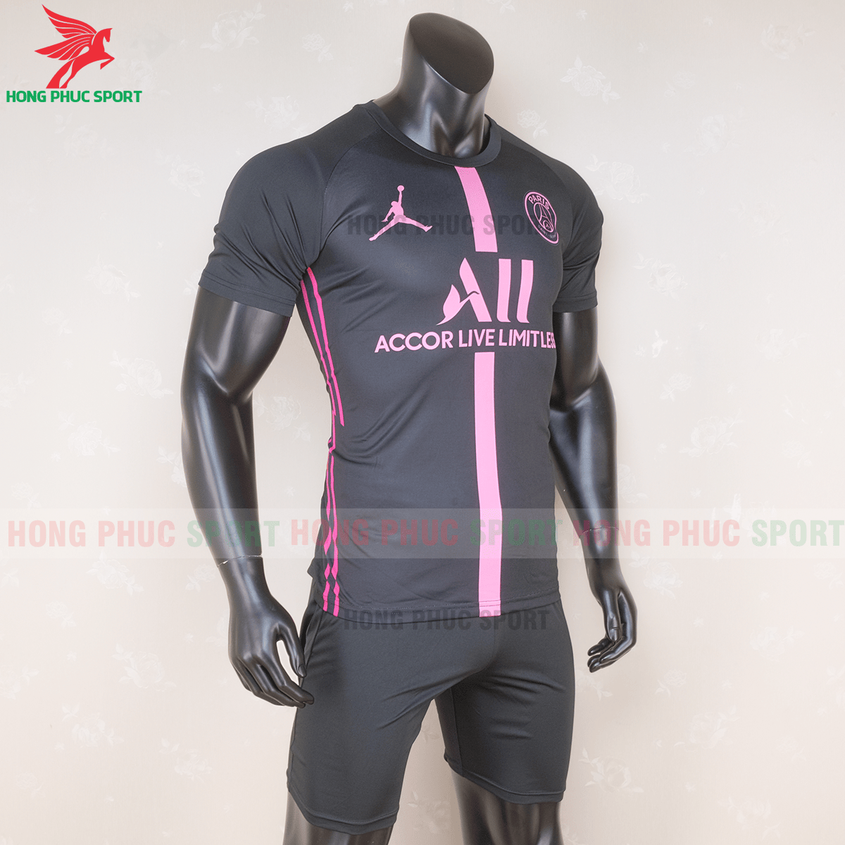 Áo đấu PSG phiên bản Fan 4 (phải)