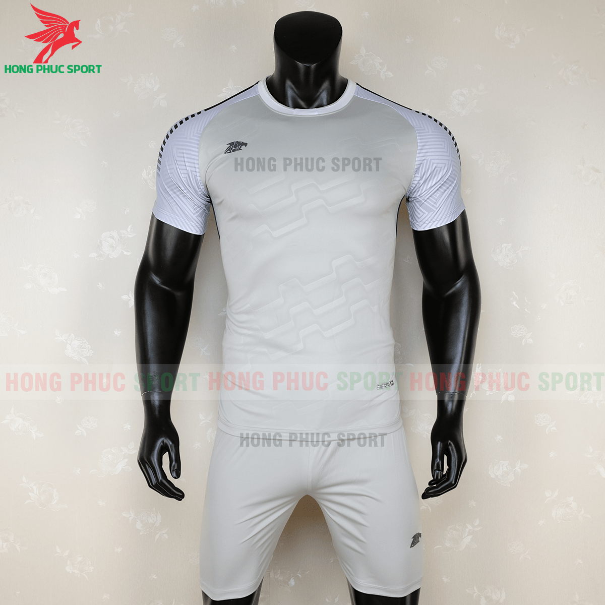 Áo không logo Riki Quator 2020 bạc (trước)