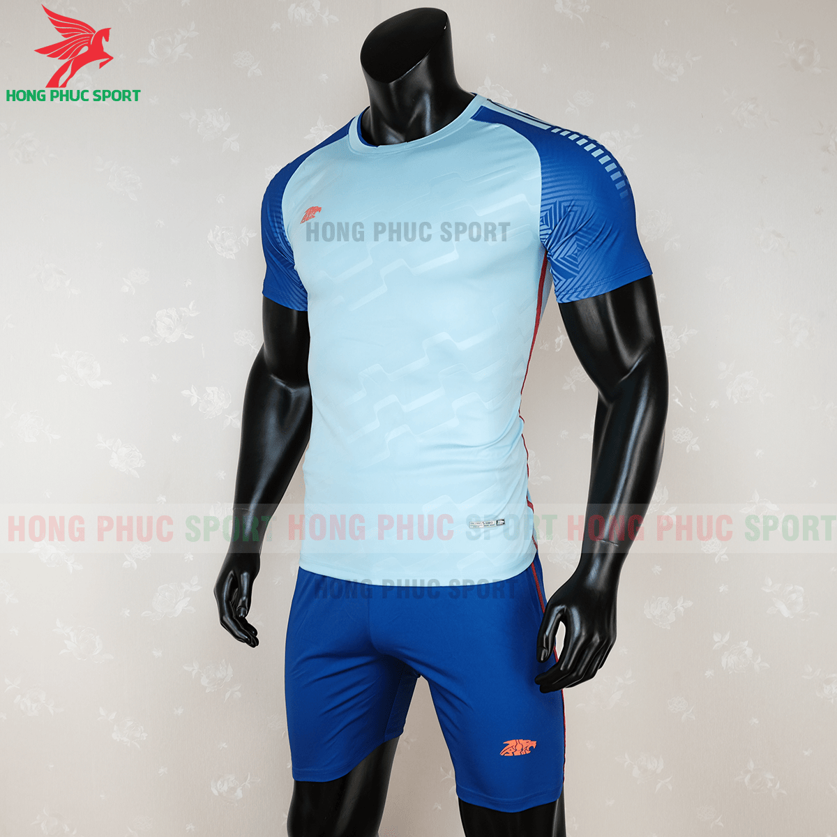 Áo không logo Riki Quator 2020 xanh nhạt (trái)