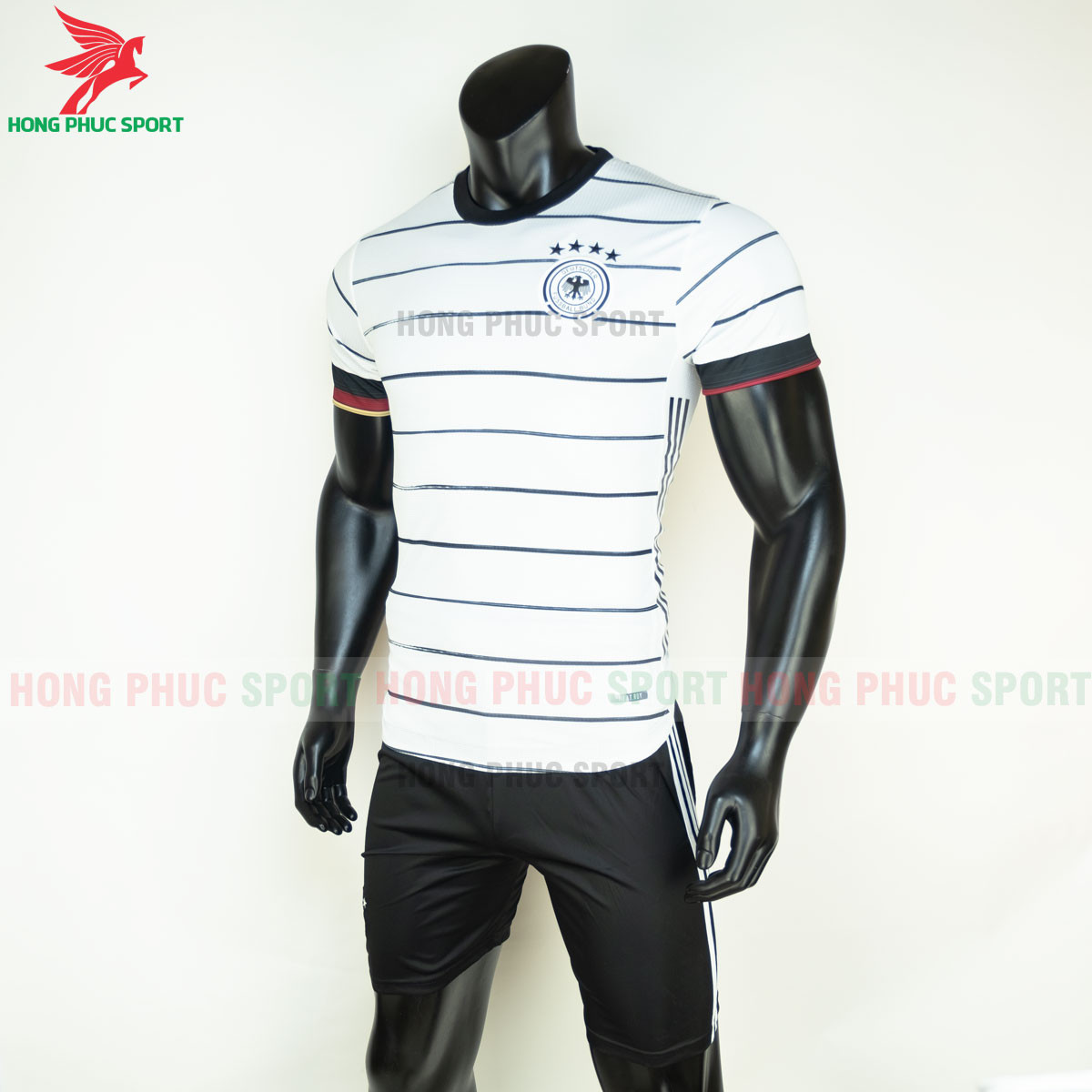 Áo đấu tuyển Đức Euro 2021 sân nhà (trái)