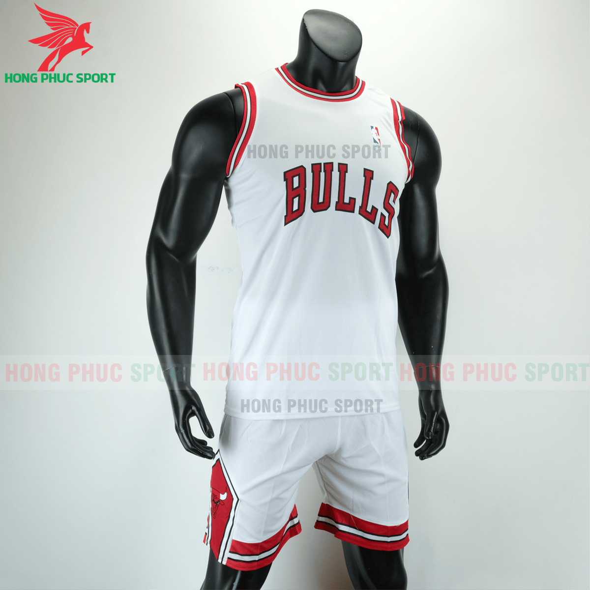 Áo bóng rổ Bulls 2020 màu trắng (phải)