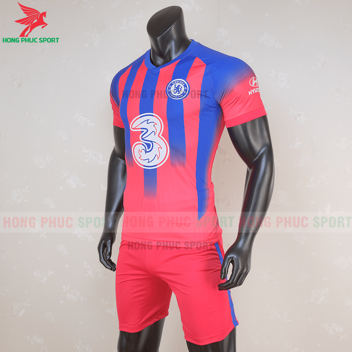 Áo đấu Chelsea 2020 mẫu thứ 3 (trái)