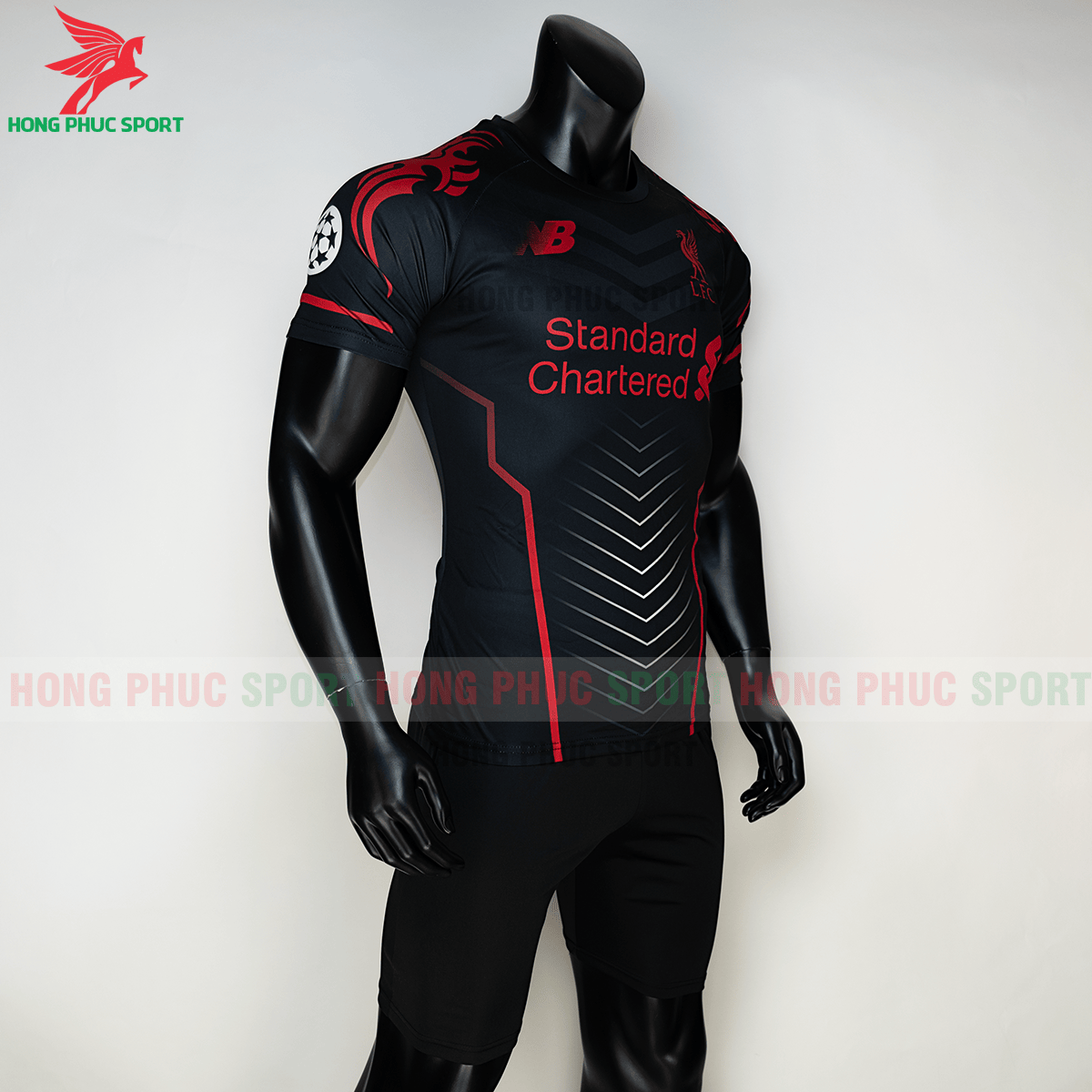 Áo đấu Liverpool 2020 phiên bản Fan 9 (phải)