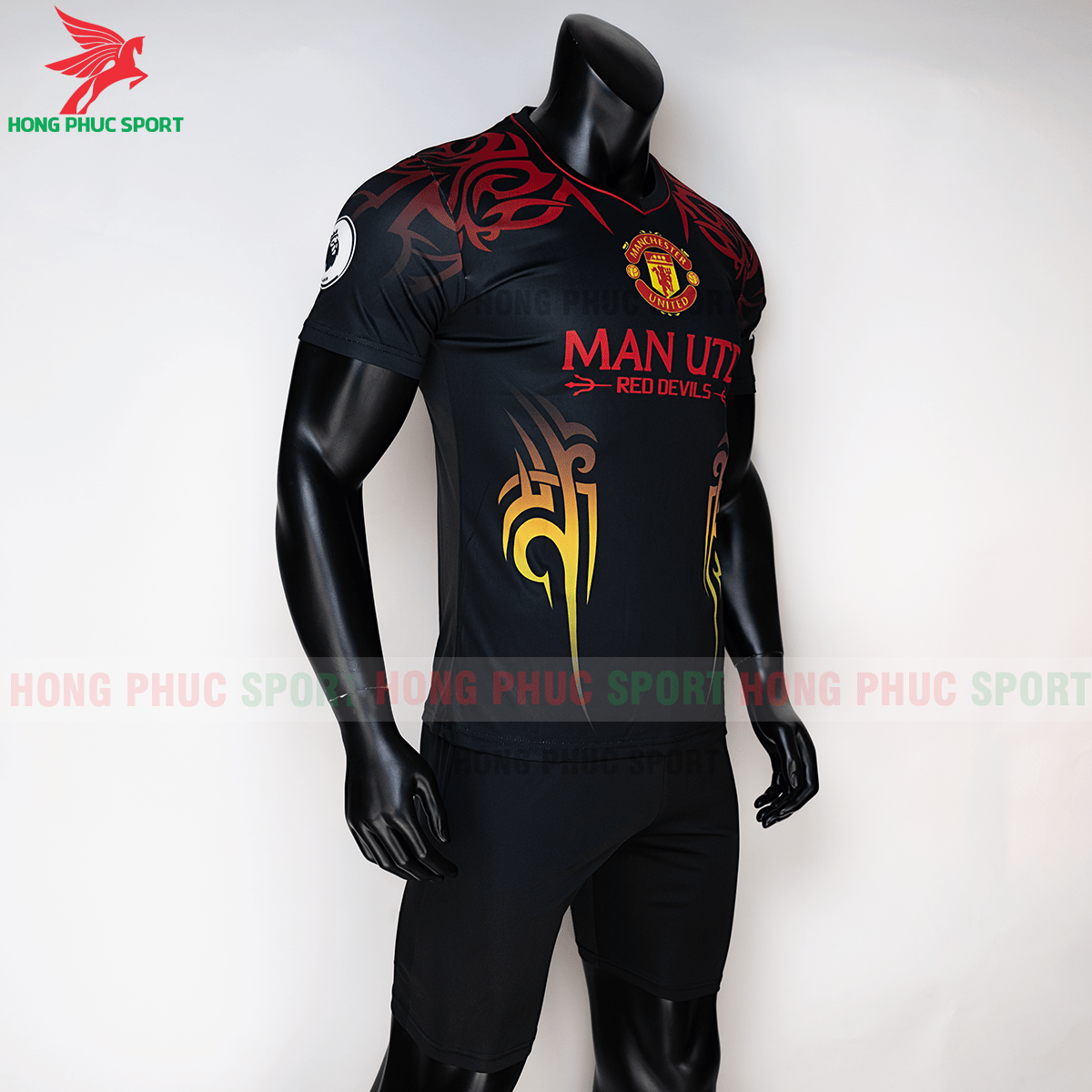 Áo đấo Manchester United phiên bản Fan 2 (phải)