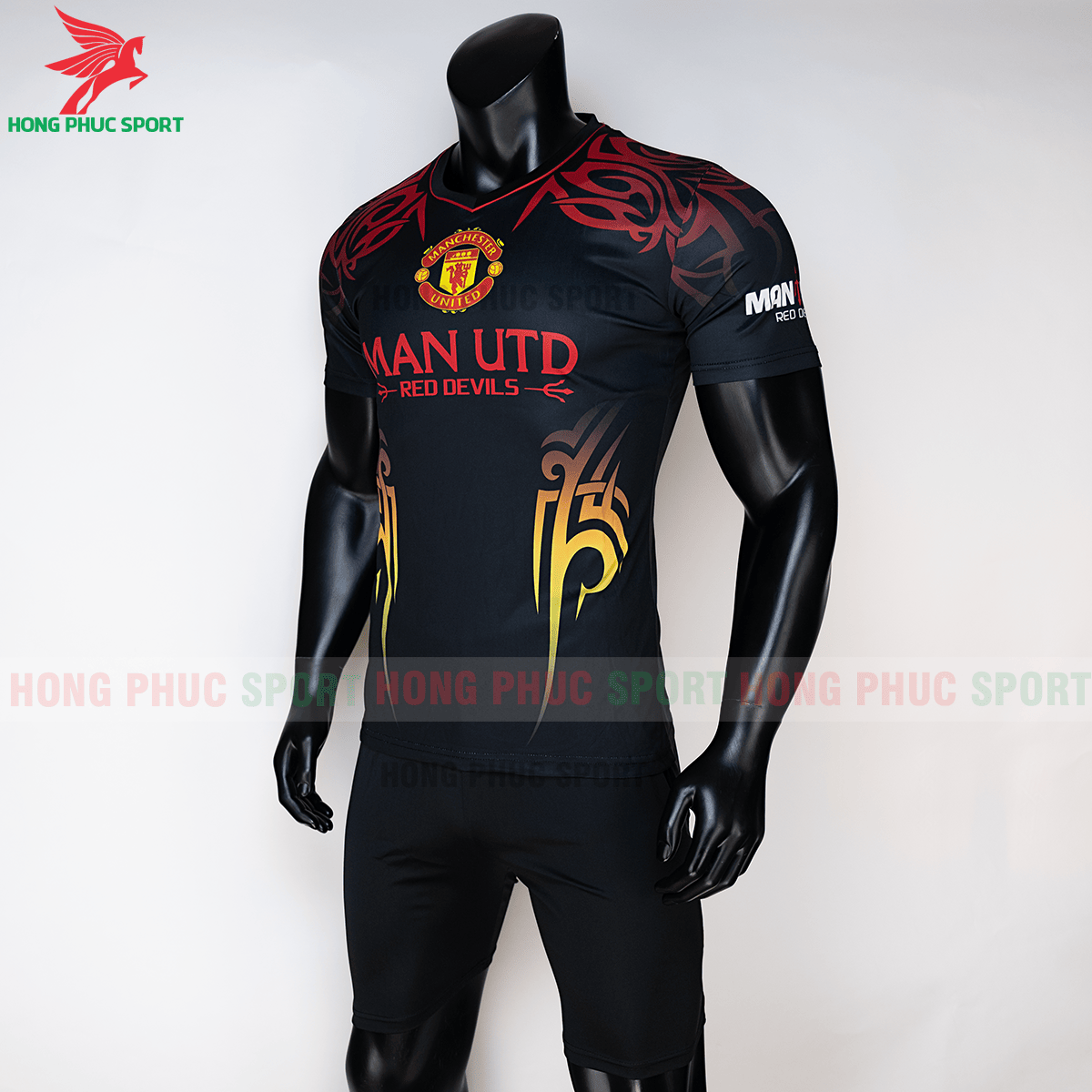 Áo đấo Manchester United phiên bản Fan 2 (trái)
