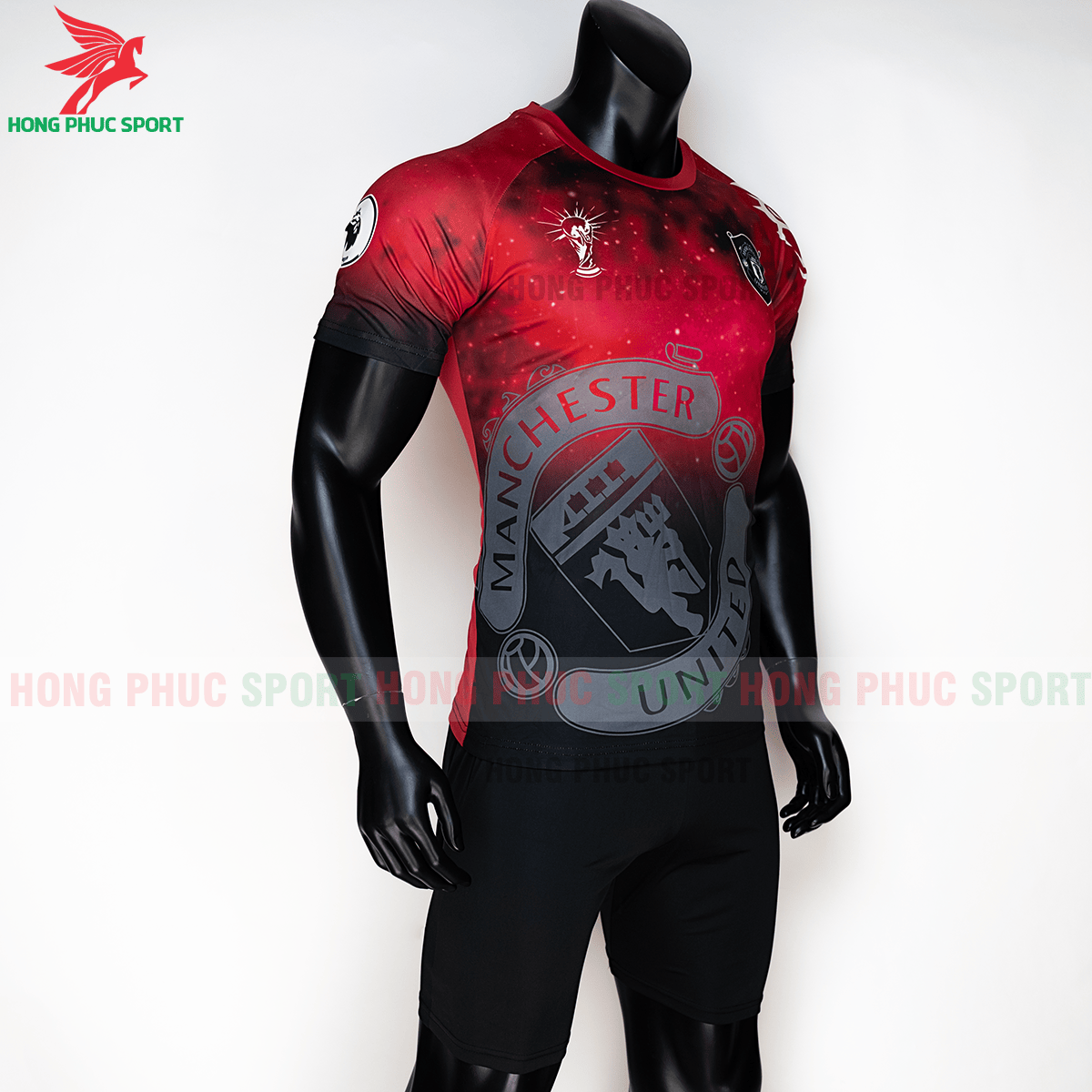 Áo đấo Manchester United phiên bản Fan 1 (phải)