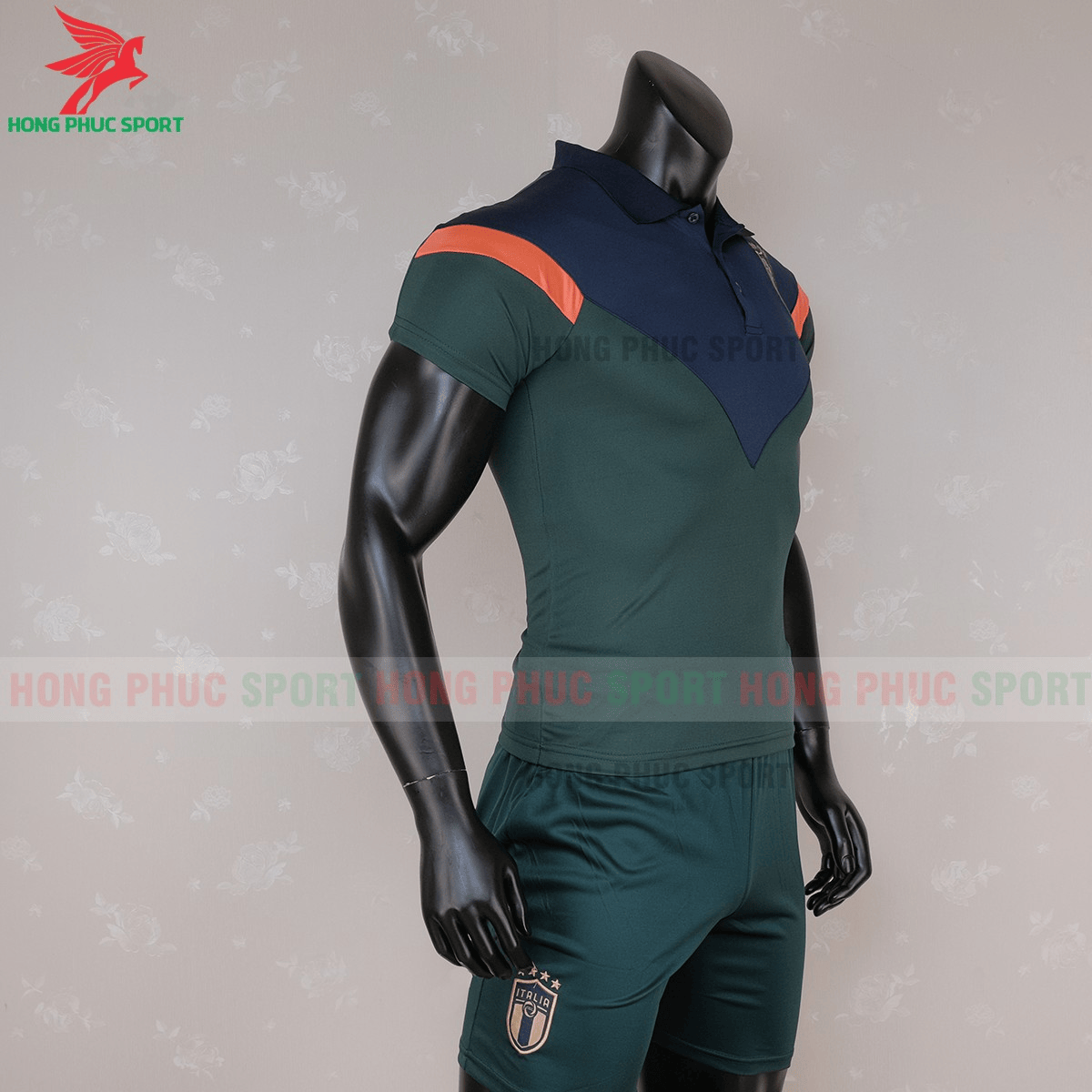 Áo Polo tuyển Italia 2020 (phải)