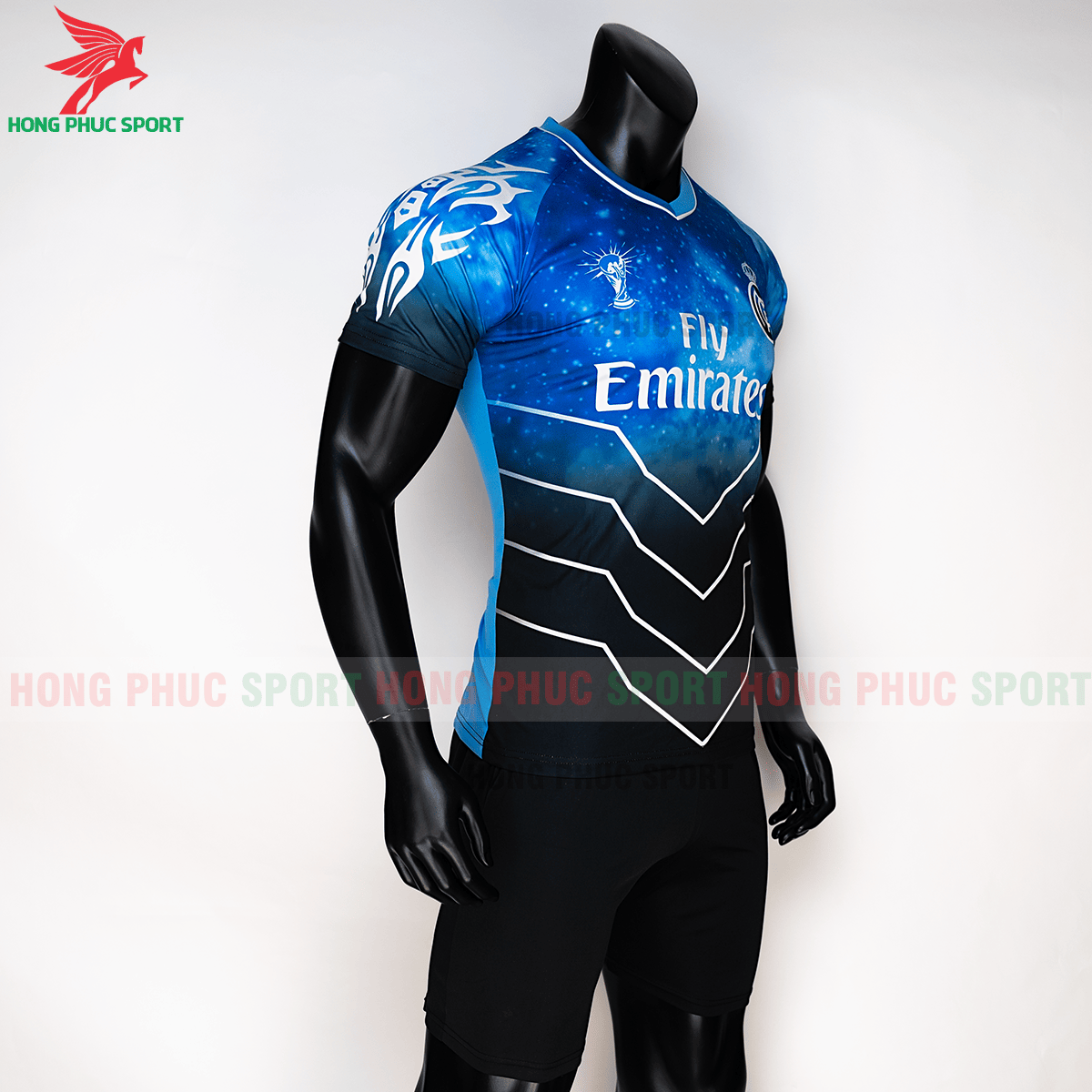 Áo đấu Real Madrid 2020 phiên bản Fan 2 (phải)