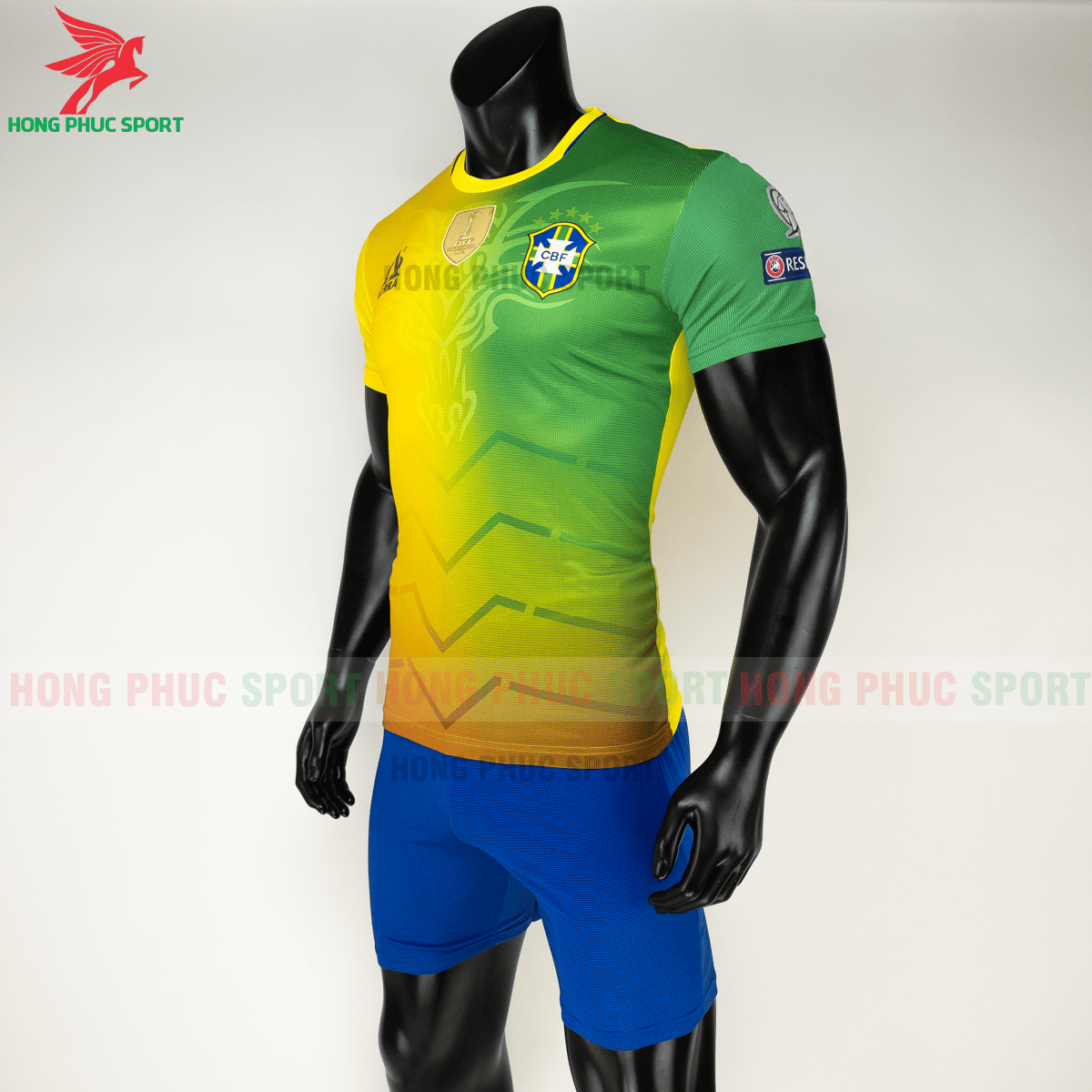 Áo tuyển Brazil 2020 phiên bản Fan hàng dệt (trái)