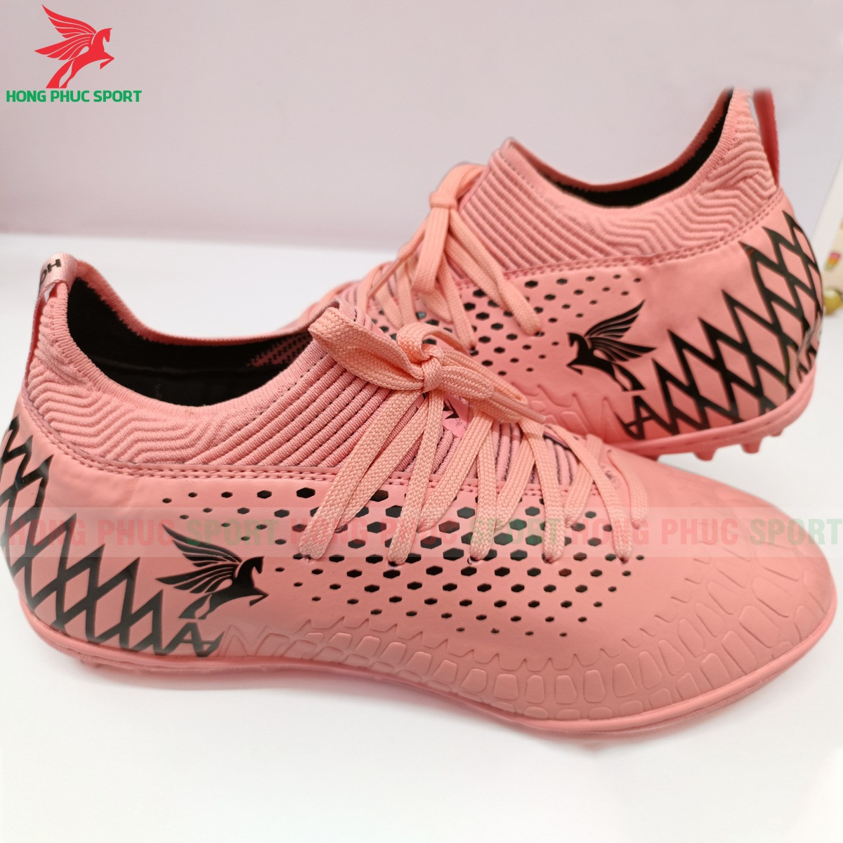 GIÀY BÓNG ĐÁ CỔ CAO HỒNG PHÚC SPORT HP22 MÀU HỒNG - SÂN CỎ NHÂN TẠO
