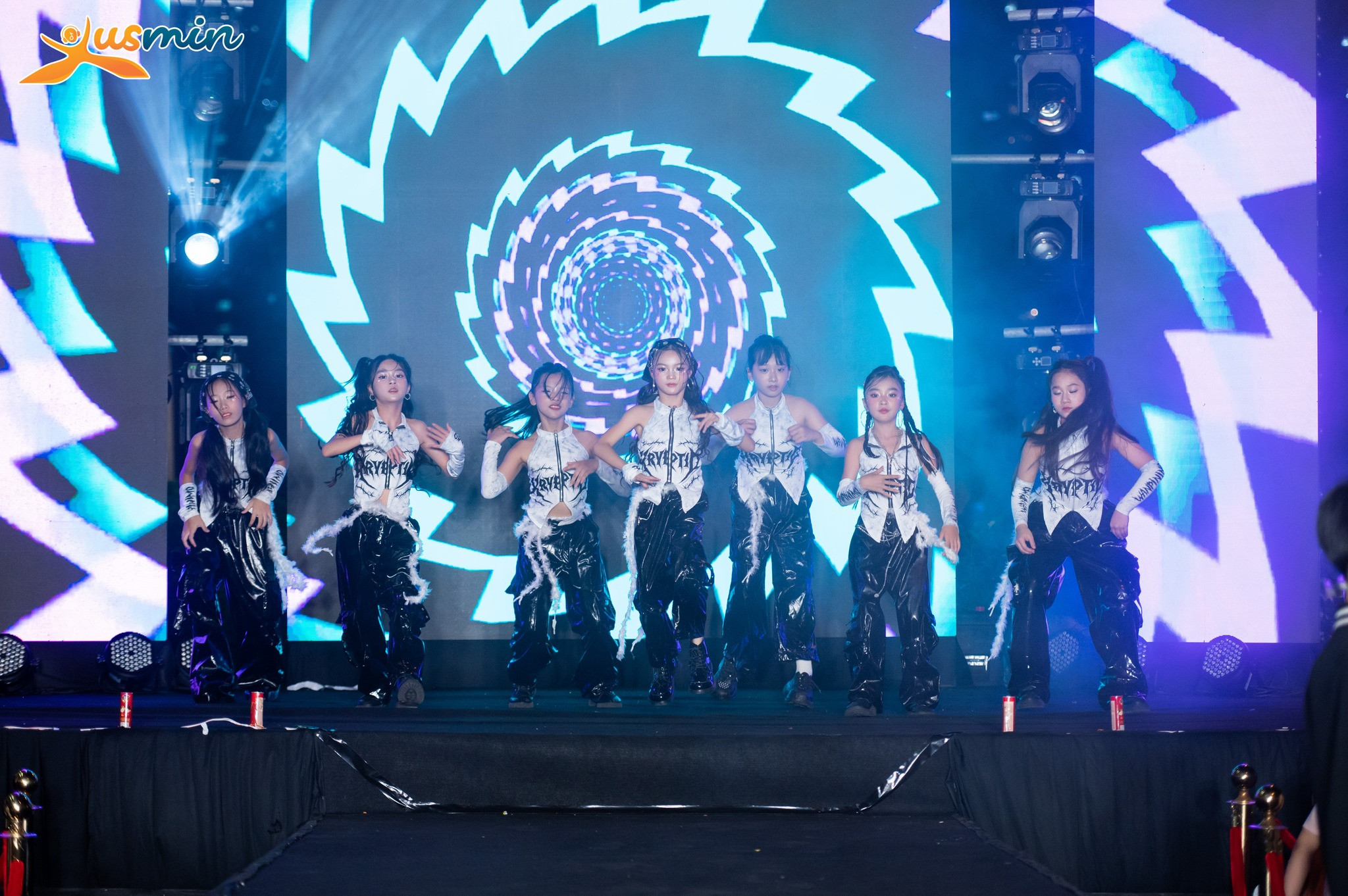KHÓA HỌC NHẢY
